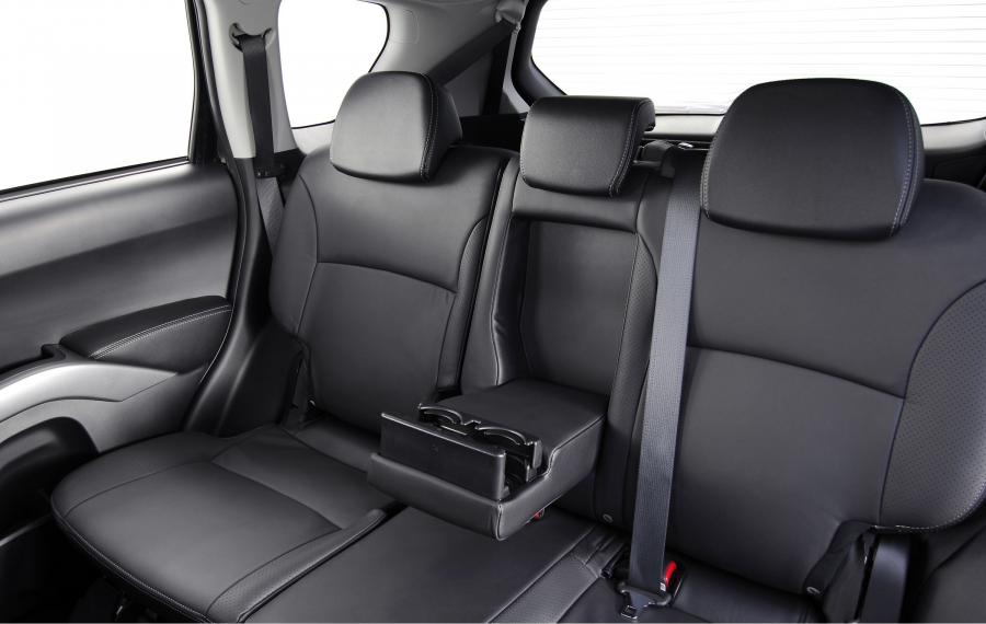  Peugeot 4007 2008 года  (фото 21 из 57)